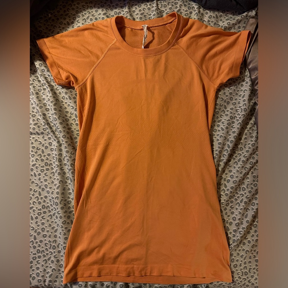 Lululemon swiftly tech short sleeve